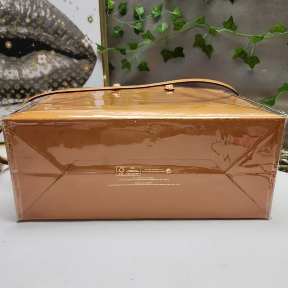 Authentic Louis Vuitton Retail Shopping Bag in A PVC Tote Limited Edition - Picture 8 of 9